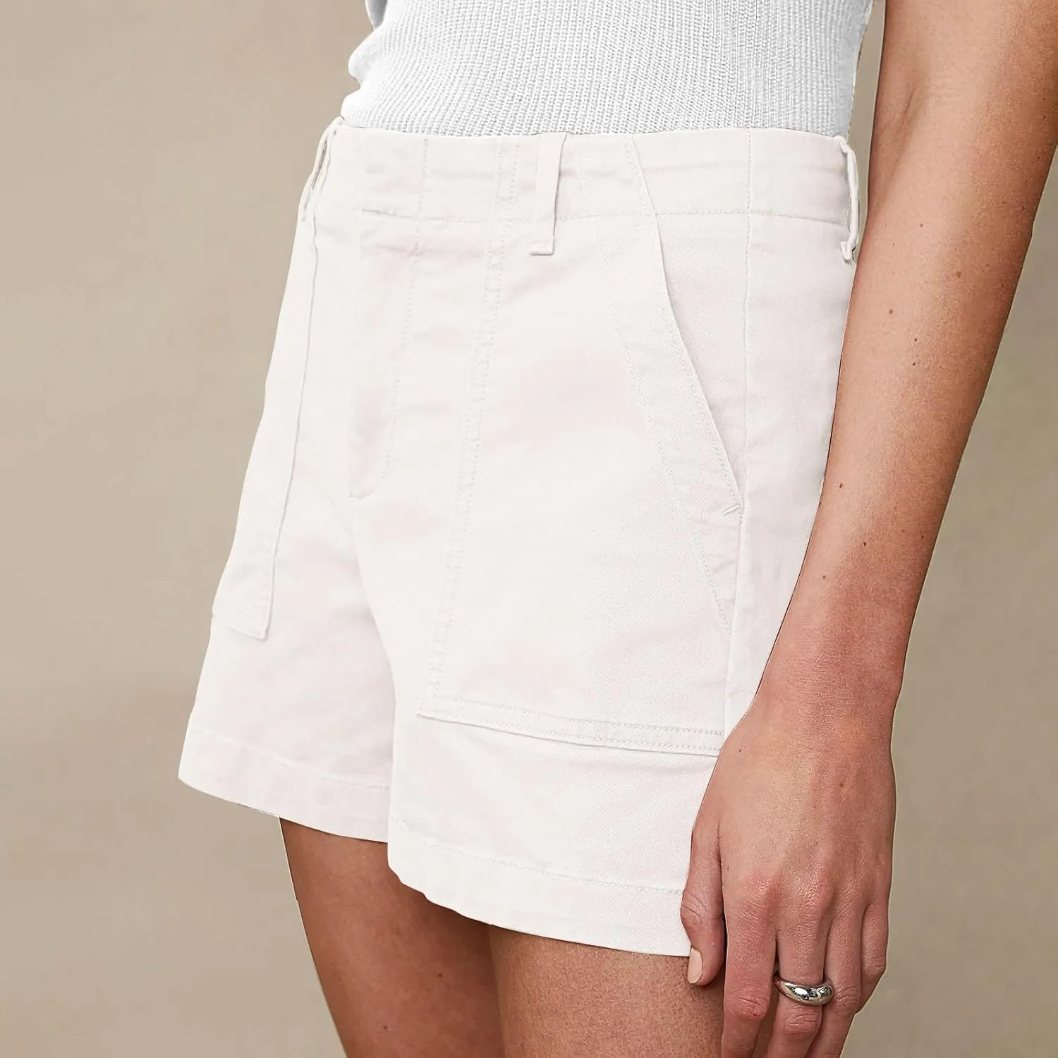 eoeioa Womens Stretch Twill Shorts Regular Fit Hiking Short Pants Summer Solid Casual Athletic Chino Bermuda Shorts w/Pockets