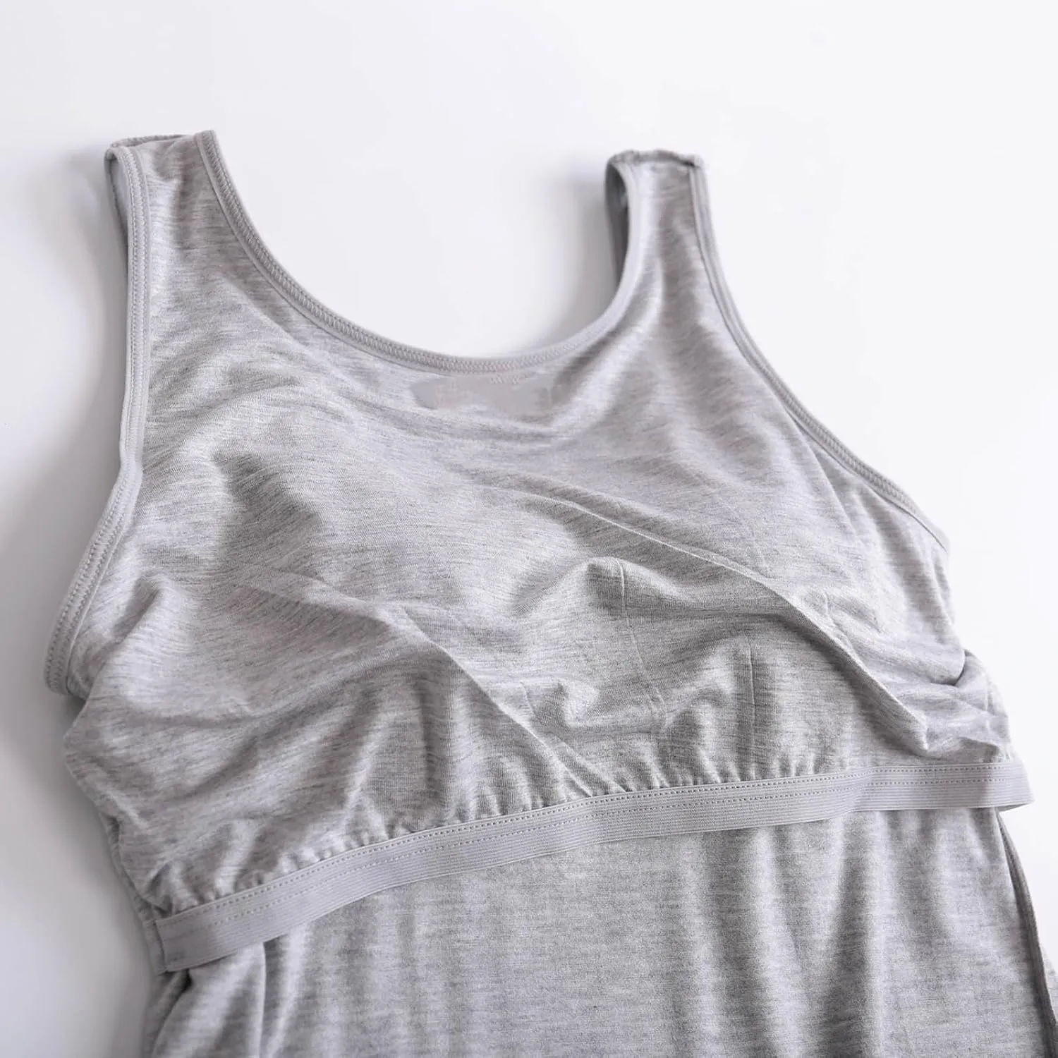 JIEMUXIU Tank Tops for Women with Built in Bra 2025 Casual Scoop Neck Sleeveless Tee Summer Basic Workout Top Camisole