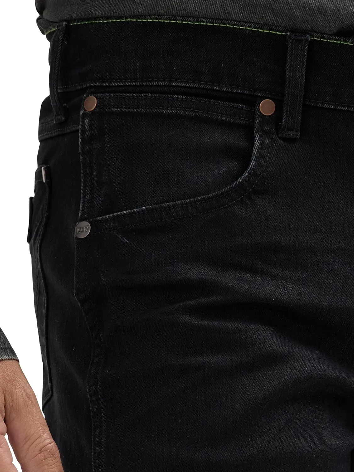 Wrangler Men's Retro Slim Fit Straight Leg Jeans